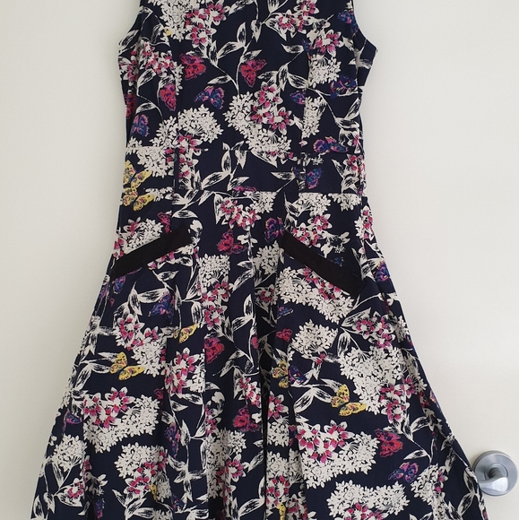 Uttam Boutique, UK 10 - Picture 3 of 8